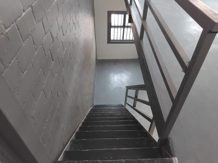 To Let commercial Property for Rent in Middedorp Western Cape